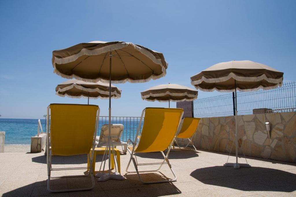 Hotel de la Plage Le Lavandou Extérieur photo